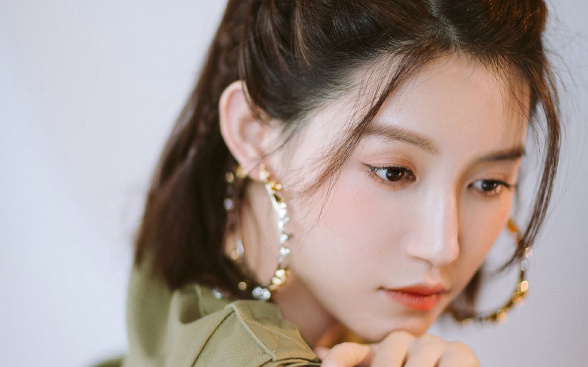 “策略智慧：关键战术的巧妙布局”，关键战略工具